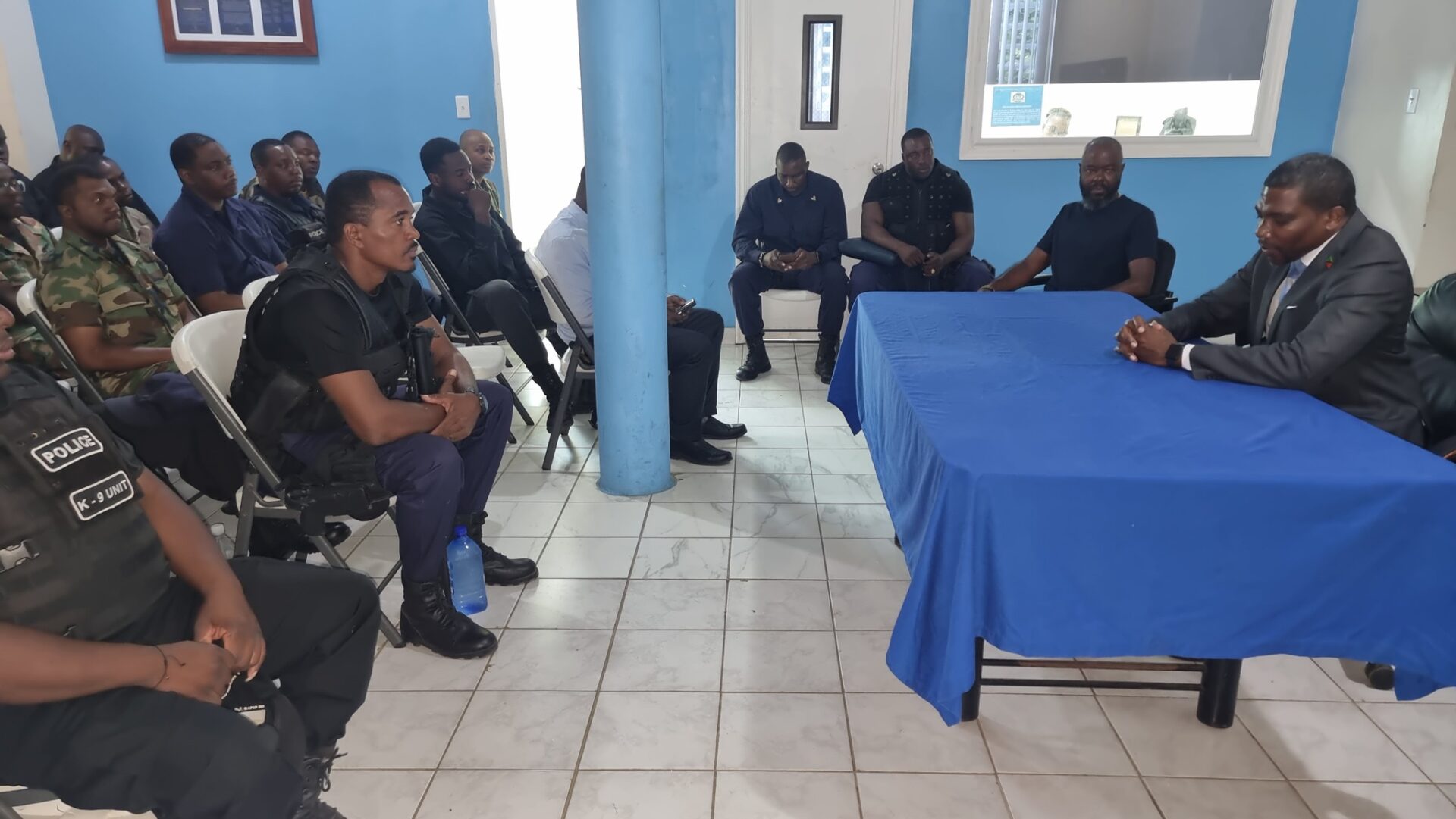 PM Drew visits Special Service Unit of Royal Christopher & Nevis Police Force (Image courtesy: Facebook)