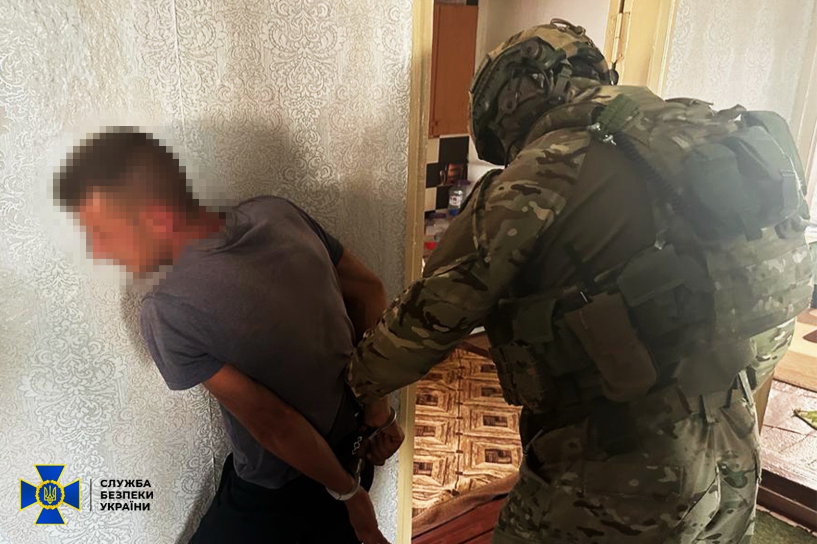SBU detains another intruder in Cherkasy for demanding share of financial aid from Ukrainian families (Image Courtesy: Faebook)